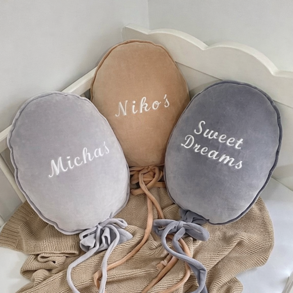 Névre szóló léggömb párnák
